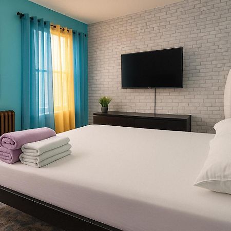 Modern Xl Queen Room Comfort & Character In Harlem New York Exterior photo